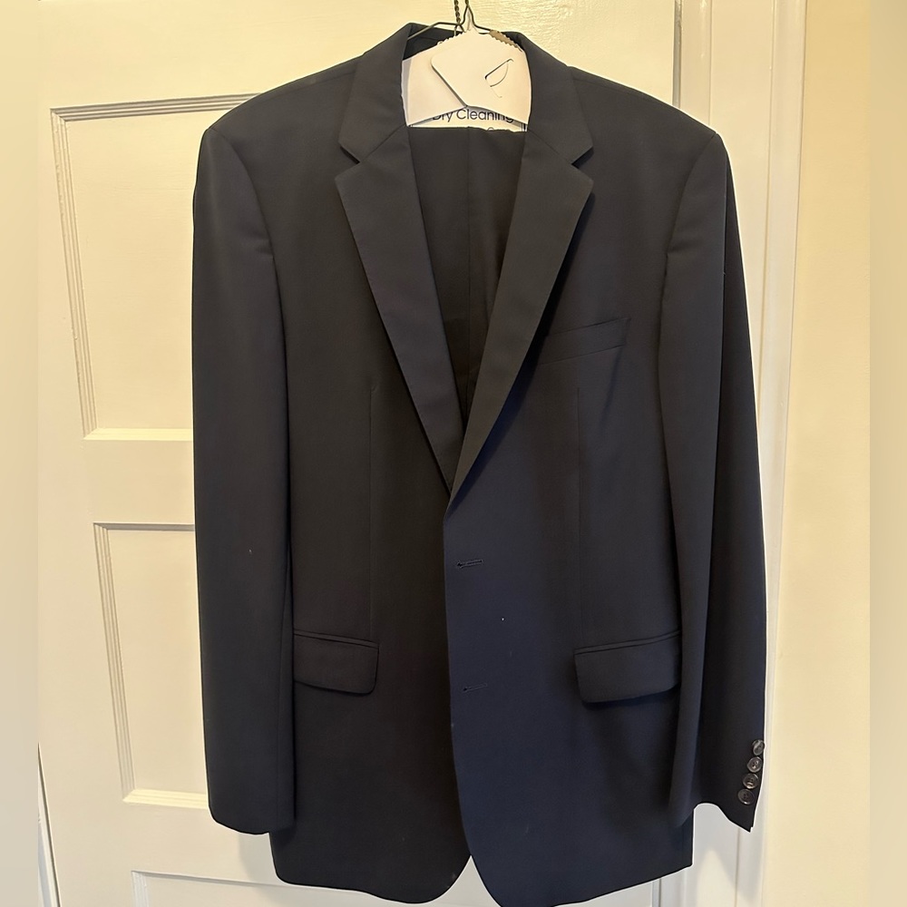 BOSS Sharp Fit Stretch Navy Blue Suit 42L Jacket with 34 pant